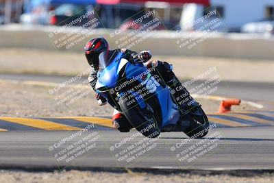 media/Dec-18-2022-SoCal Trackdays (Sun) [[8099a50955]]/Turn 2 (950am)/